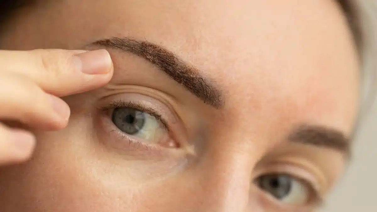 Goodbye Crow's Feet: This Eye Contour Serum Reduces Wrinkles by 81% in Minutes