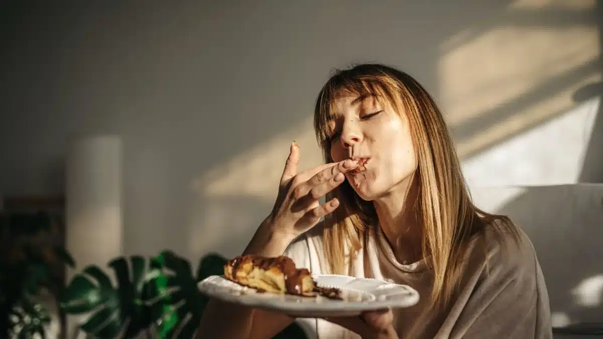 Scientists Swear by This Simple and Effective Trick to Influence Your Brain and Fight Cravings